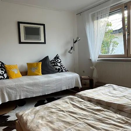 Martin Balcony Garden House 15 Pers, Suburb, Quiet Apartment *