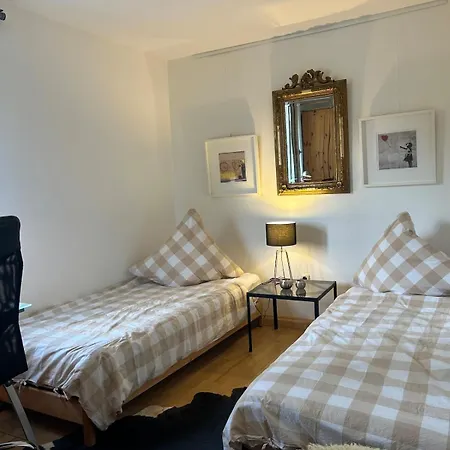 Martin Balcony Garden House 15 Pers, Suburb, Quiet *