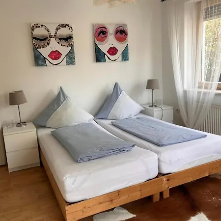 Martin Balcony Garden House 15 Pers, Suburb, Quiet Apartment *