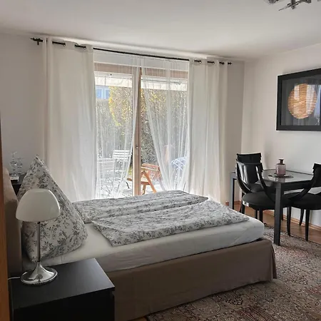 Martin Balcony Garden House 15 Pers, Suburb, Quiet