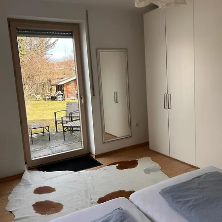 Martin Balcony Garden House 15 Pers, Suburb, Quiet Apartment